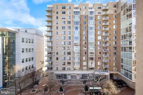 Exterior - 930 Wayne Ave #810, Silver Spring, MD 20910 photo 4 of 7