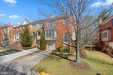 10015 Sterling Ter, Rockville, MD 20850