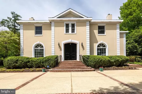 8030 Glengalen Ln, Chevy Chase, MD 20815