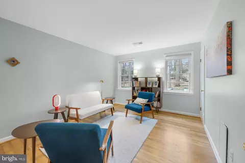 Living - 7708 Hackamore Dr, Potomac, MD 20854 photo 2 of 3