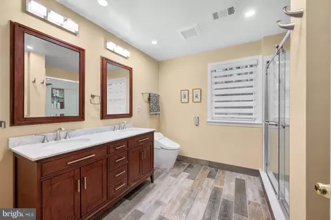 Bath - 7708 Hackamore Dr, Potomac, MD 20854 photo 1 of 3