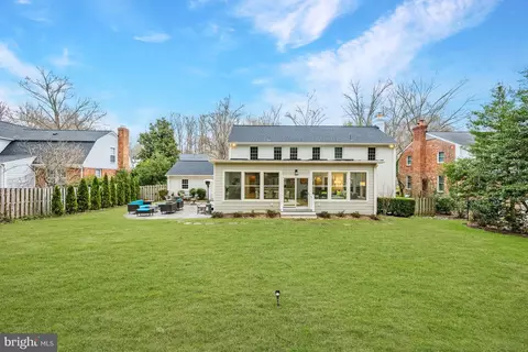 Exterior - 7708 Hackamore Dr, Potomac, MD 20854 photo 4 of 5