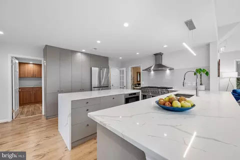 Kitchen - 7708 Hackamore Dr, Potomac, MD 20854 photo 2 of 2