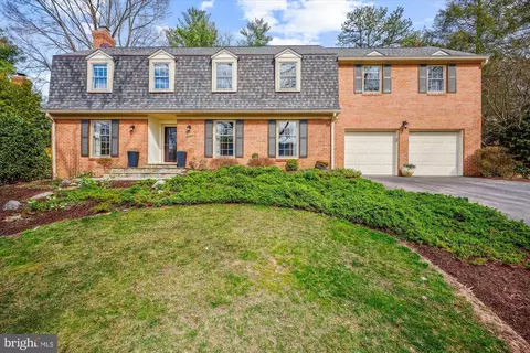 9109 Copenhaver Dr, Potomac, MD 20854