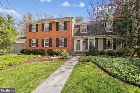8105 Coach St, Potomac, MD 20854