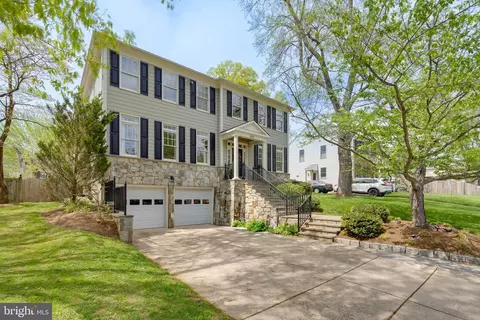 8502 Rayburn Rd, Bethesda, MD 20817
