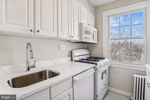 2208 Colston Dr #303, Silver Spring, MD 20910 photo 16