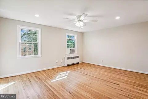 2208 Colston Dr #303, Silver Spring, MD 20910 photo 6