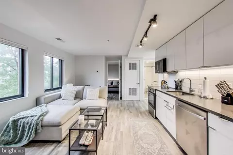 700 Roeder Rd #402, Silver Spring, MD 20910