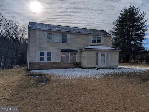 130 Awkard Ln, Silver Spring, MD 20905 photo 2