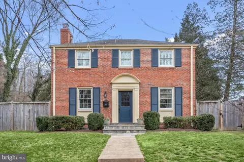 8909 Melwood Rd, Bethesda, MD 20817