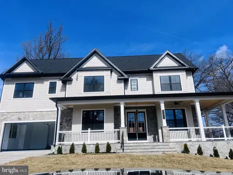 8728 Ewing Dr, Bethesda, MD 20817