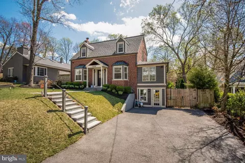 Exterior - 10208 Capitol View Ave, Silver Spring, MD 20910 photo 3 of 7