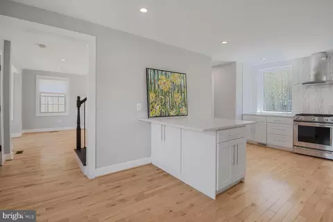 Entry Way - 10208 Capitol View Ave, Silver Spring, MD 20910 photo 2 of 3