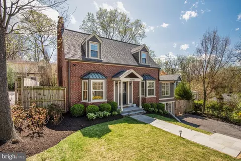 Exterior - 10208 Capitol View Ave, Silver Spring, MD 20910 photo 2 of 7