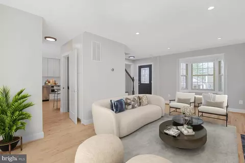 Living - 10208 Capitol View Ave, Silver Spring, MD 20910 photo 4 of 4