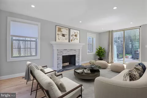 Living - 10208 Capitol View Ave, Silver Spring, MD 20910 photo 2 of 4