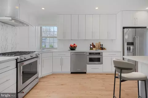 Kitchen - 10208 Capitol View Ave, Silver Spring, MD 20910 photo 2 of 4