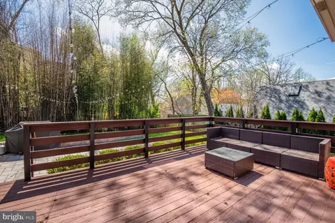 Exterior - 10208 Capitol View Ave, Silver Spring, MD 20910 photo 4 of 7