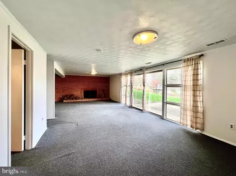 Living - 14725 Flintstone Ln, Silver Spring, MD 20905 photo 7 of 7