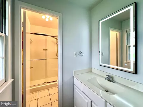 Bath - 14725 Flintstone Ln, Silver Spring, MD 20905 photo 2 of 4