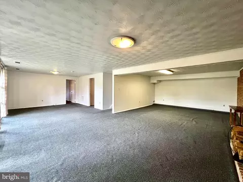Living - 14725 Flintstone Ln, Silver Spring, MD 20905 photo 6 of 7