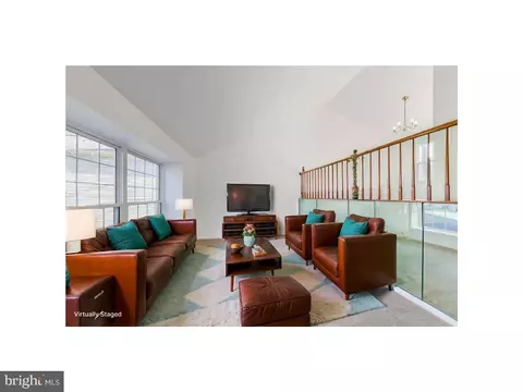 12901 Summer Hill Dr, Silver Spring, MD 20904 photo 2
