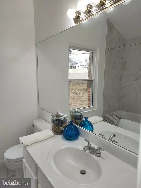 12901 Summer Hill Dr, Silver Spring, MD 20904 photo 9