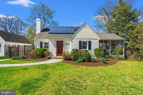 209 Saint Lawrence Dr, Silver Spring, MD 20901