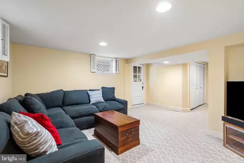 209 Saint Lawrence Dr, Silver Spring, MD 20901 photo 32