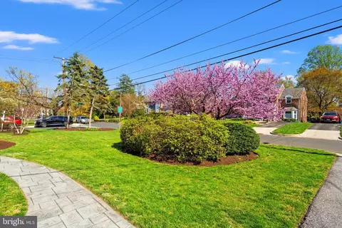 209 Saint Lawrence Dr, Silver Spring, MD 20901 photo 3