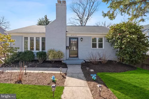 4910 Cushing Dr, Kensington, MD 20895