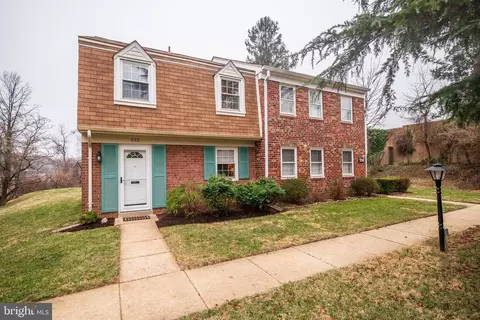 532 Azalea Dr #44, Rockville, MD 20850