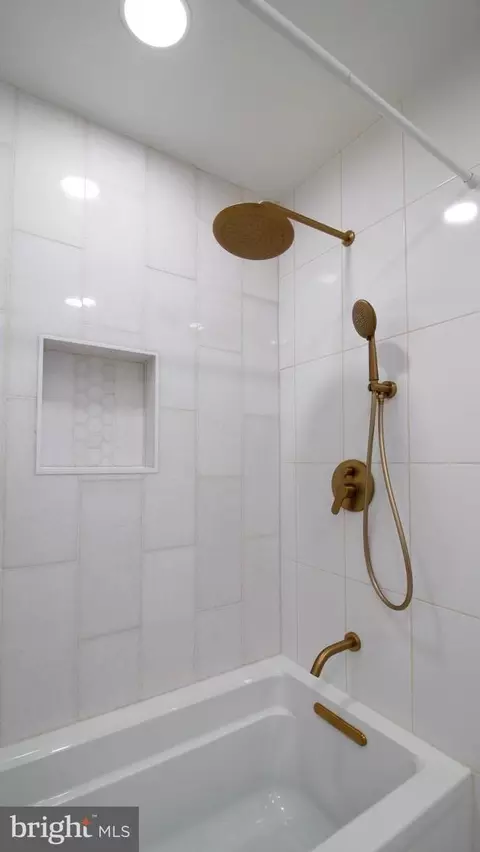 Bath - 5 Southview Ct, Silver Spring, MD 20905 photo 1 of 8