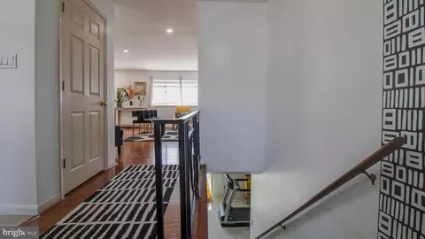 Entry Way - 5 Southview Ct, Silver Spring, MD 20905 photo 3 of 11