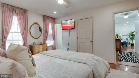 Bedroom - 5 Southview Ct, Silver Spring, MD 20905 photo 1 of 5