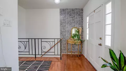 Entry Way - 5 Southview Ct, Silver Spring, MD 20905 photo 2 of 11