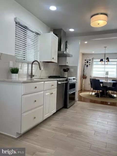 Kitchen - 5 Southview Ct, Silver Spring, MD 20905 photo 2 of 5