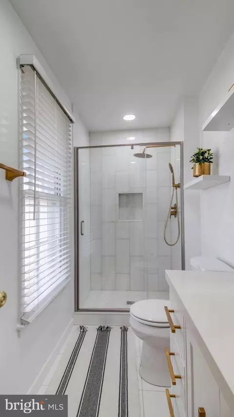Bath - 5 Southview Ct, Silver Spring, MD 20905 photo 7 of 8
