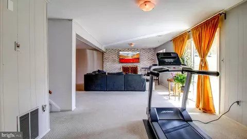 Living - 5 Southview Ct, Silver Spring, MD 20905 photo 4 of 4