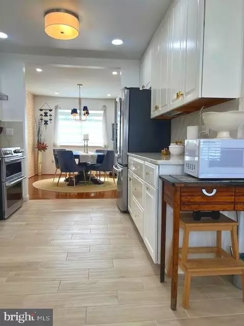 Kitchen - 5 Southview Ct, Silver Spring, MD 20905 photo 3 of 5