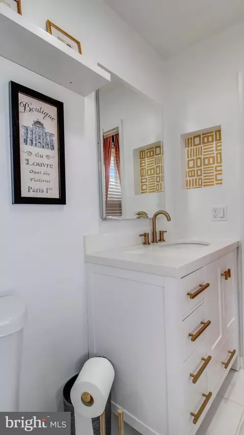 Bath - 5 Southview Ct, Silver Spring, MD 20905 photo 5 of 8