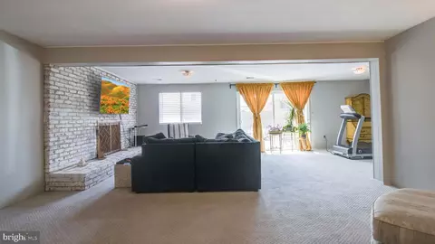 Living - 5 Southview Ct, Silver Spring, MD 20905 photo 1 of 4
