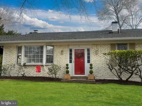 Exterior - 5 Southview Ct, Silver Spring, MD 20905 photo 2 of 4