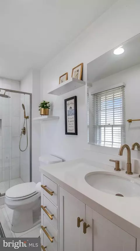Bath - 5 Southview Ct, Silver Spring, MD 20905 photo 6 of 8