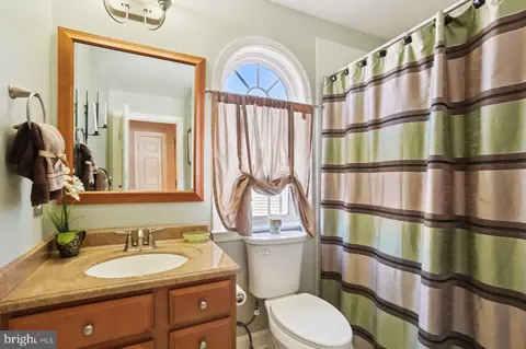 Bath - 1711 Chiswick Ct, Silver Spring, MD 20904 photo 1 of 4