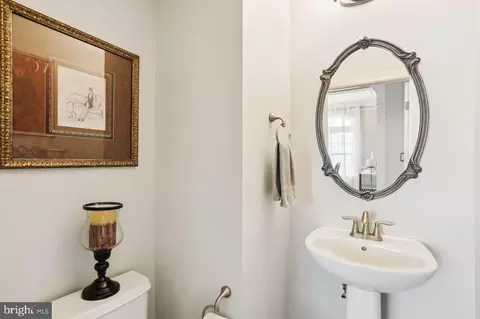 Entry Way - 1711 Chiswick Ct, Silver Spring, MD 20904 photo 2 of 2