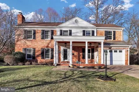 5707 Rossmore Dr, Bethesda, MD 20814