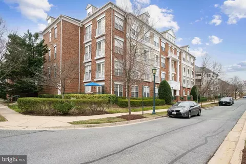 1002 Elmcroft Blvd #101, Rockville, MD 20850