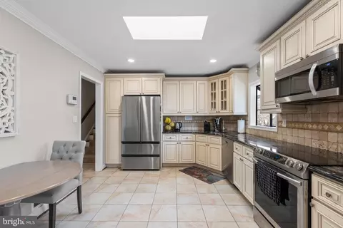 2900 Gracefield Rd, Silver Spring, MD 20904 photo 9